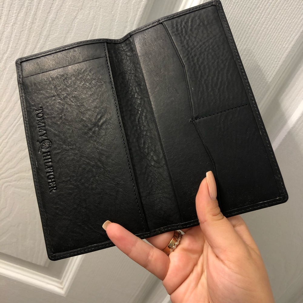 Tommy Hilfiger leather wallet